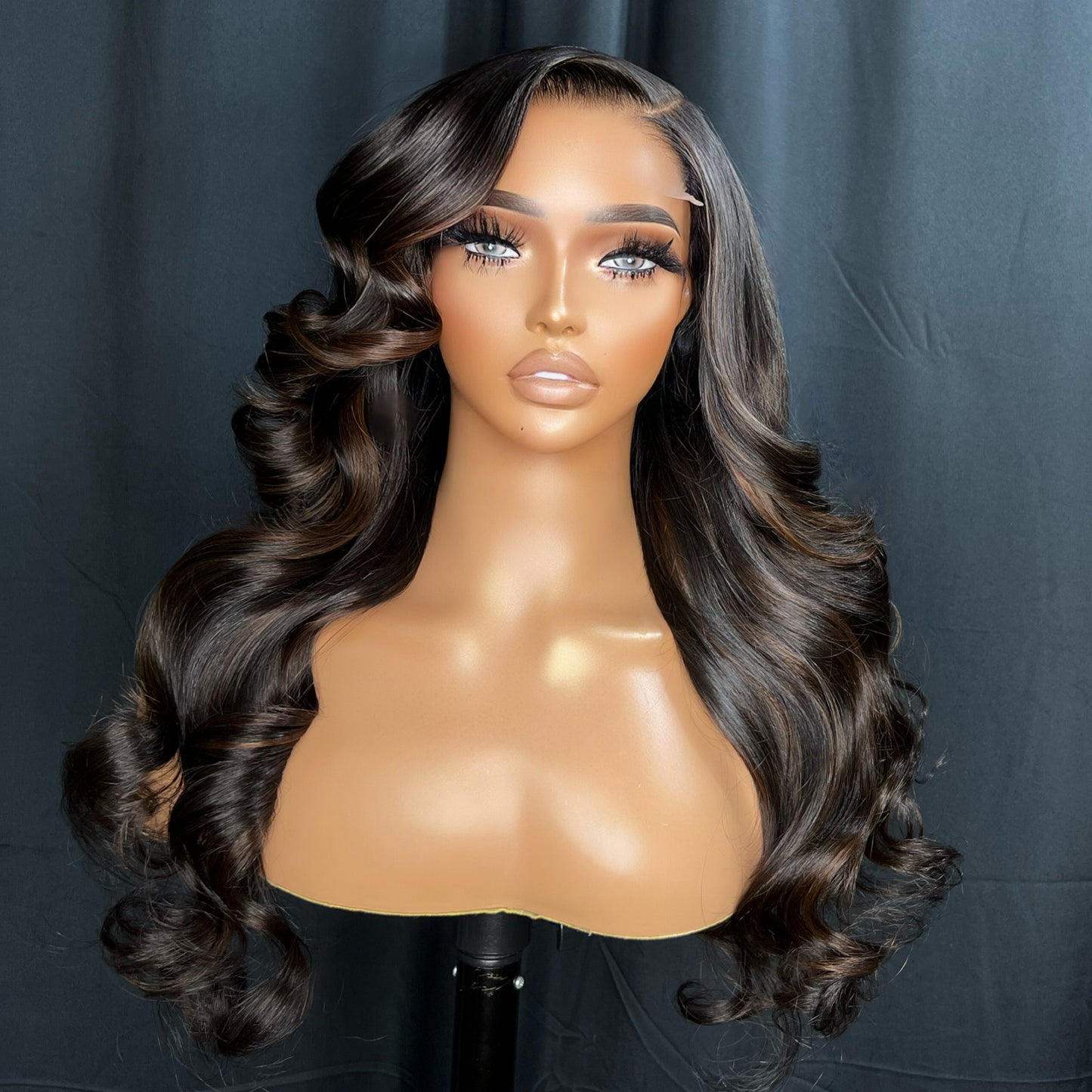 “CHRISTIAN” PERUCA SEM COLA PRONTA PARA ENVIAR, CABELO ONDULADO DE 20 POLEGADAS, MECHAS BALAYAGE, PERUCA PARA INICIANTES