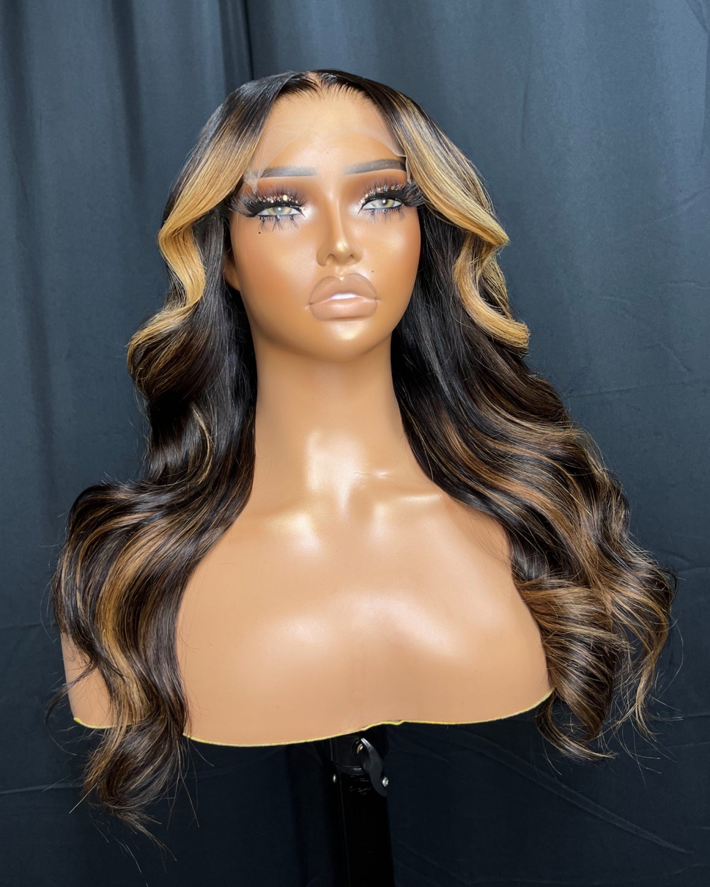 "LARESHA" 5X5 TRANSPARENT LACE, 16-INCH BALAYAGE, LAYERED WIG