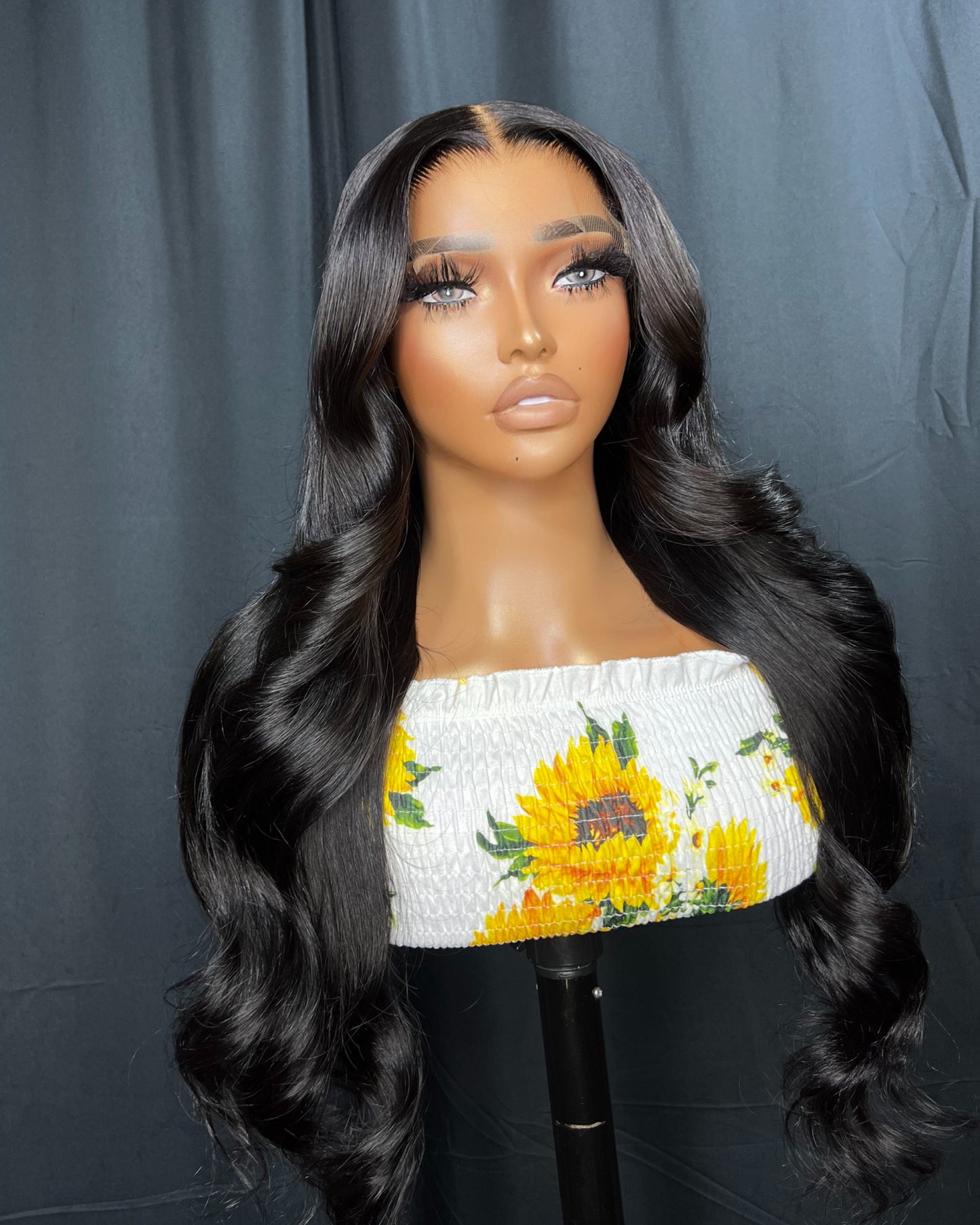 “ARI” 5x5 HD LACE CLOSURE, 22 POLEGADAS, BODY WAVE, PERUCA PRETA”