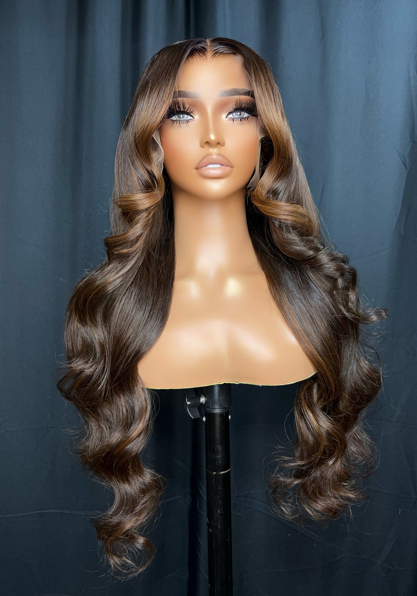“HEAVENLY” FRONTAL, 24 POLEGADAS, BODY WAVE PERUCA PERSONALIZADA
