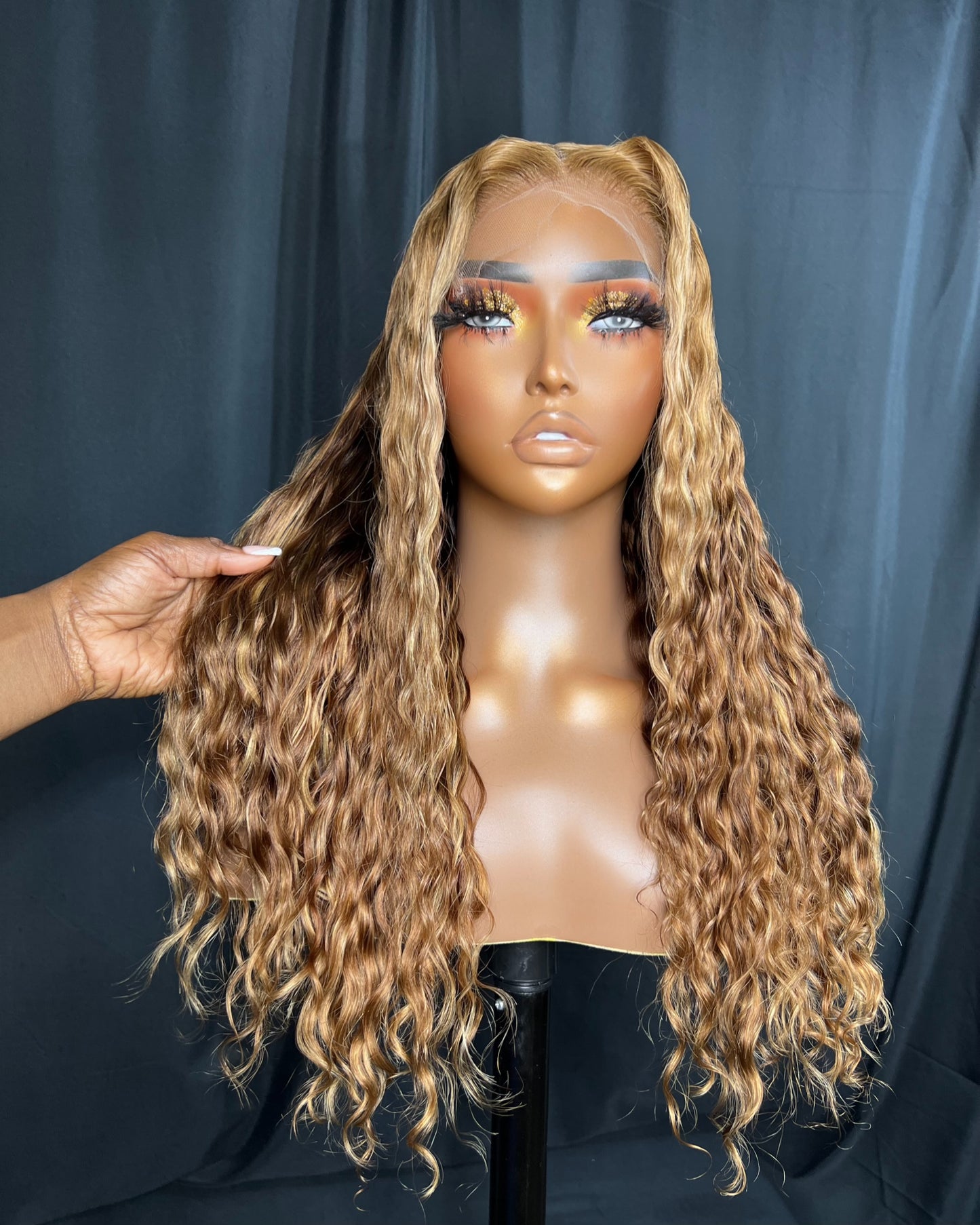 "REESE" 5X5 HD LACE CLOSURE, 18-INCH, CURLY, LAST 2 YEARS PLUS, READY TO WEAR WIG